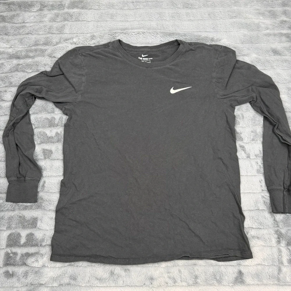 Nike Mens Long Sleeve T-Shirt Athletic Cut Swoosh Logo Black Gray Medium 13564